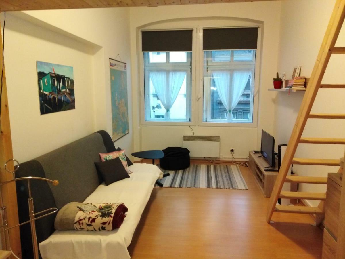 Studio Husitska 114/74 Prag Eksteriør billede